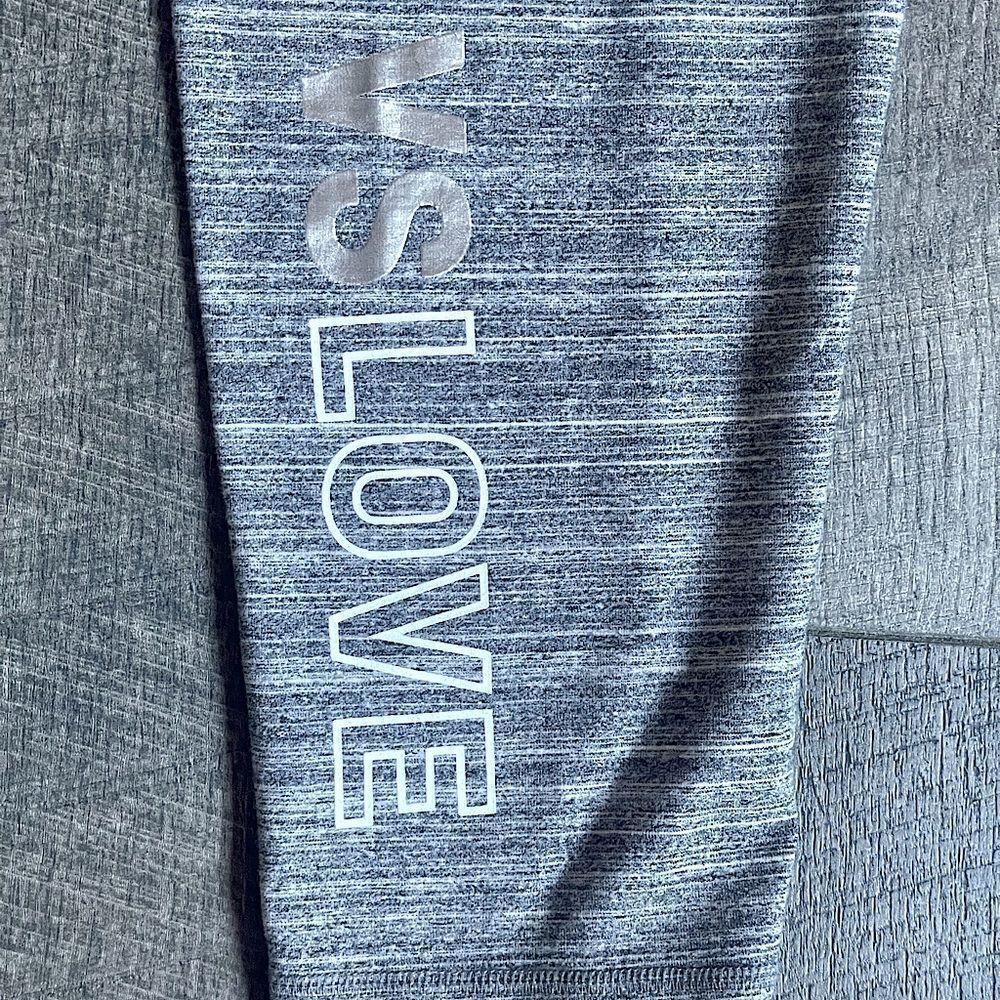 Victoria’s Secret Light-Gray “LOVE” 3/4 Leggings. Size Medium. - Picture 3 of 5